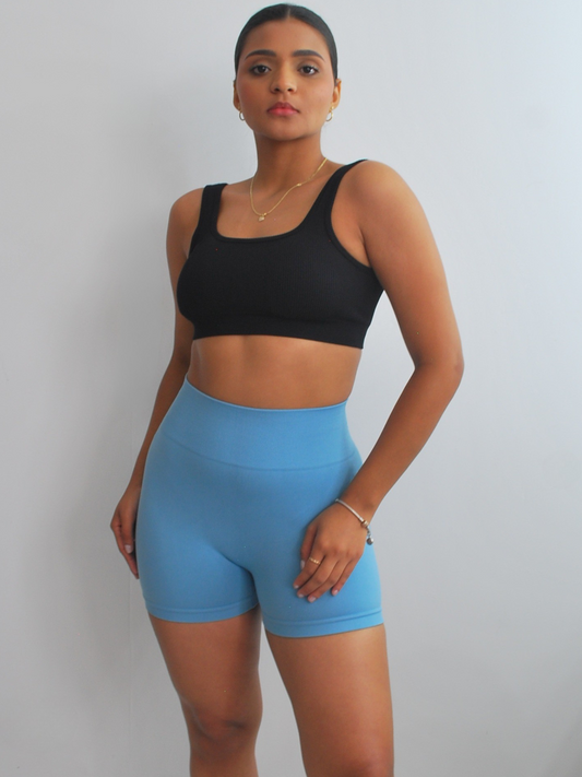 Short Essential Azul Claro