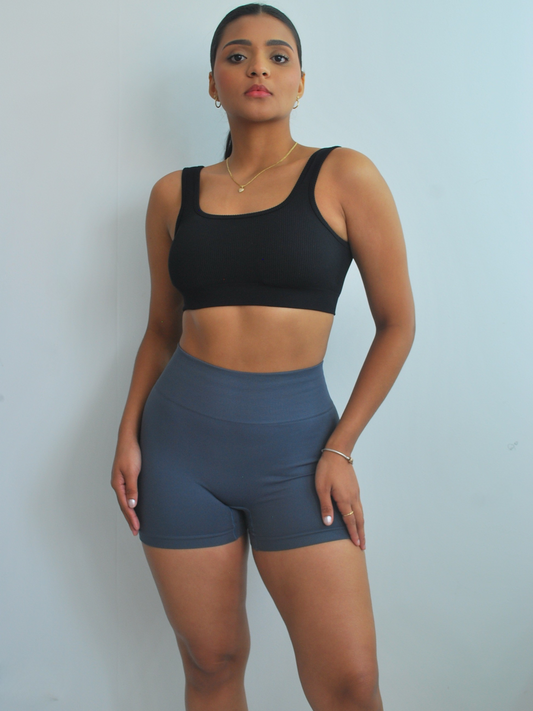 Short Essential Gris Oscuro