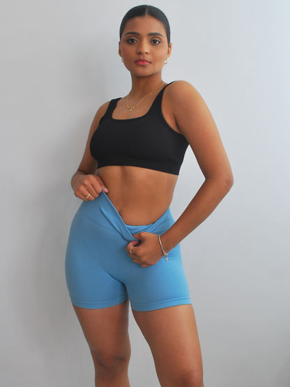 Short Essential Azul Claro