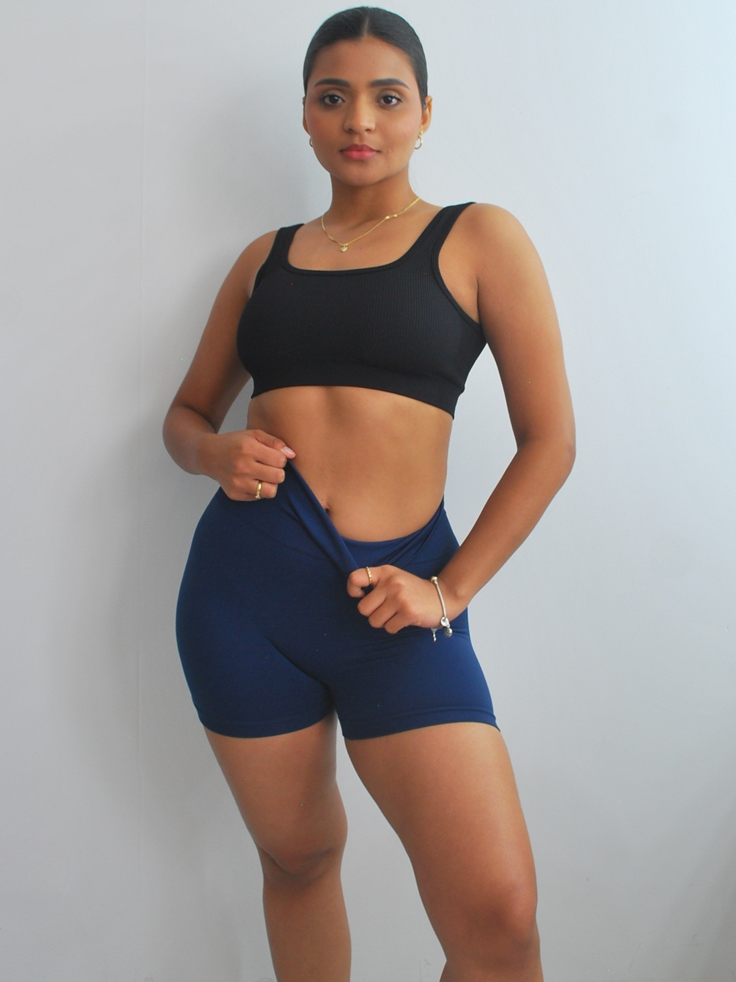Short Essential Azul Oscuro